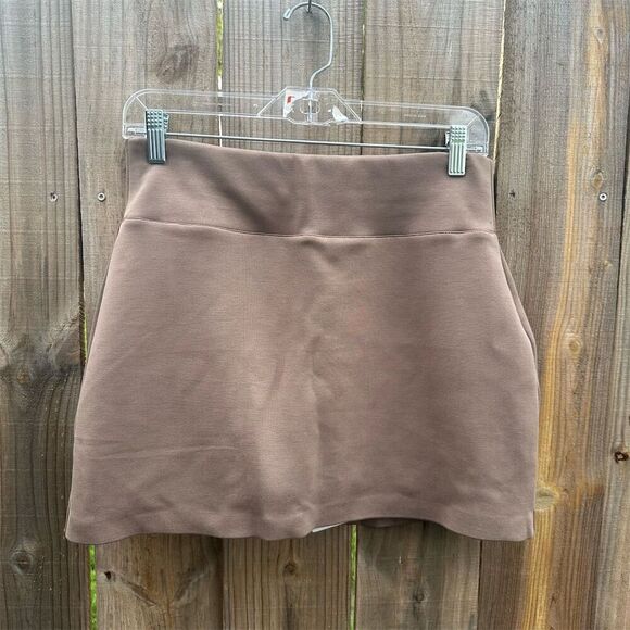 NWT 7 Diamonds Women's Skort Medium Taupe Brown Short Casual Solid - Picture 1 of 10